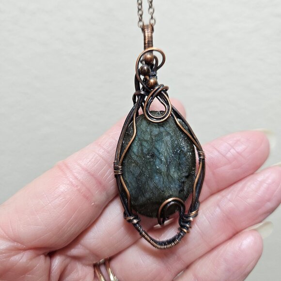 Handmade Copper Wire Wrapped Labradorite Pendant with Copper beads - Picture 4 of 10